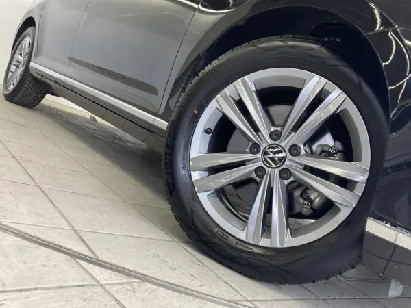 2022 Volkswagen Passat — photo 8 | Tuminion Kenya