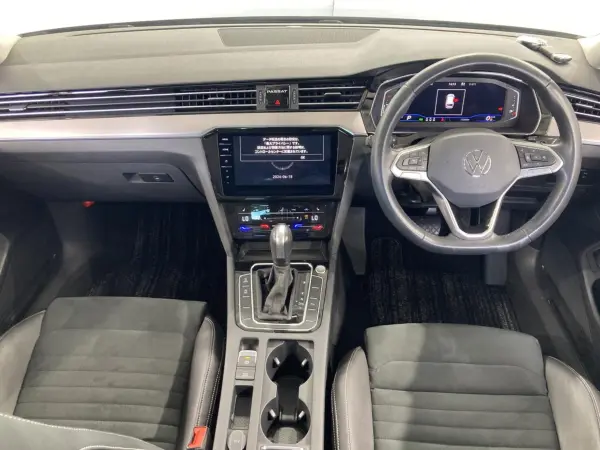 2022 Volkswagen Passat — photo 2 | Tuminion Kenya