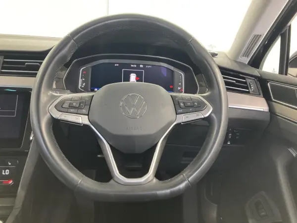 2022 Volkswagen Passat — photo 3 | Tuminion Kenya