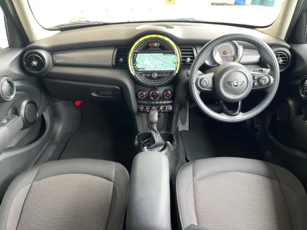 2018 Mini Cooper — photo 2 | Tuminion Kenya