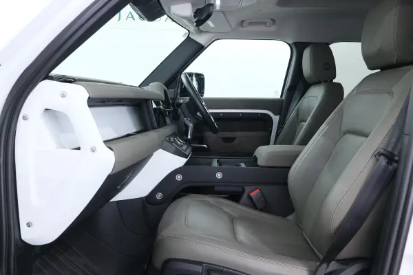 2023 Landrover Defender — photo 7 | Tuminion Kenya