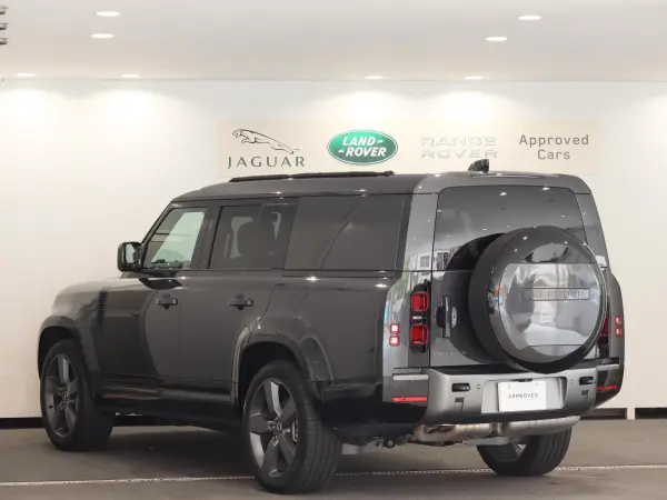 2024 Landrover Defender — photo 3 | Tuminion Kenya