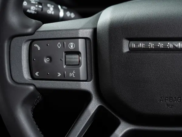 2025 Landrover Defender — photo 9 | Tuminion Kenya