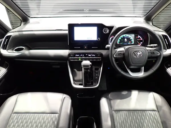 2023 Toyota Noah — photo 9 | Tuminion Kenya
