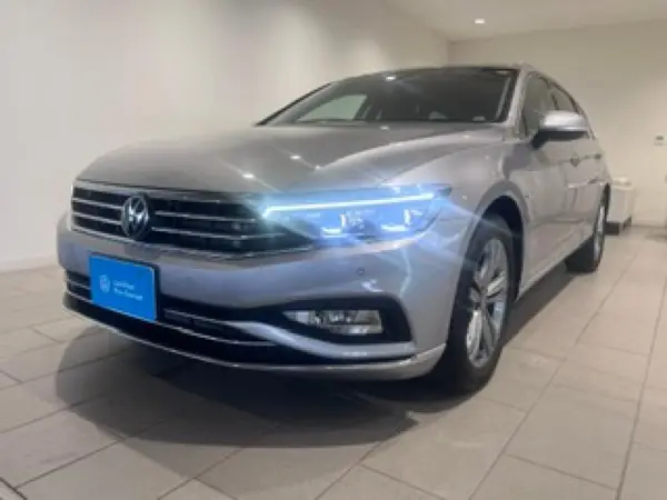2021 Volkswagen Passat — photo 1