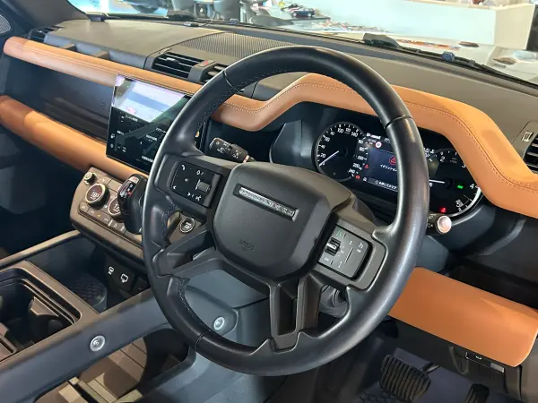 2023 Landrover Defender — photo 3 | Tuminion Kenya