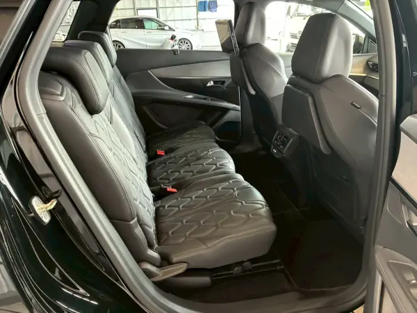 2019 Peugeot 5008 — photo 9 | Tuminion Kenya