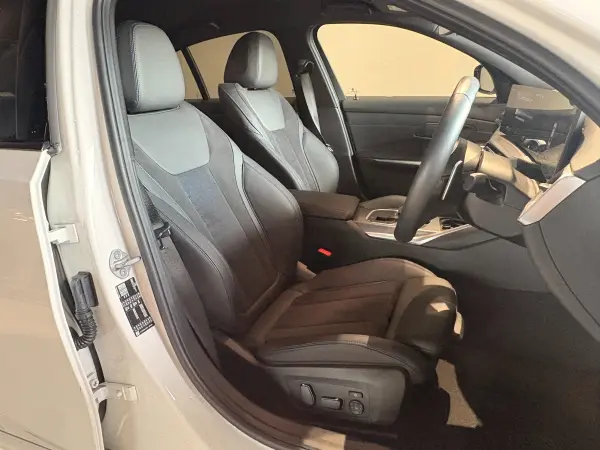 2024 Bmw 3 Series — photo 9 | Tuminion Kenya