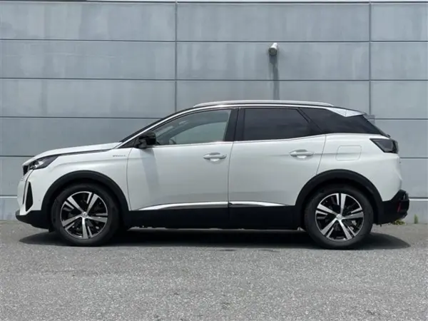 2021 Peugeot 3008 — photo 9 | Tuminion Kenya