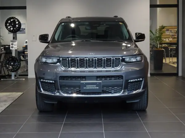 2023 Jeep Grand Cherokee — photo 2 | Tuminion Kenya