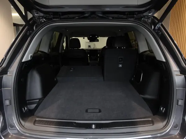 2023 Jeep Grand Cherokee — photo 8 | Tuminion Kenya