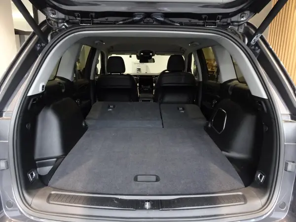 2023 Jeep Grand Cherokee — photo 9 | Tuminion Kenya