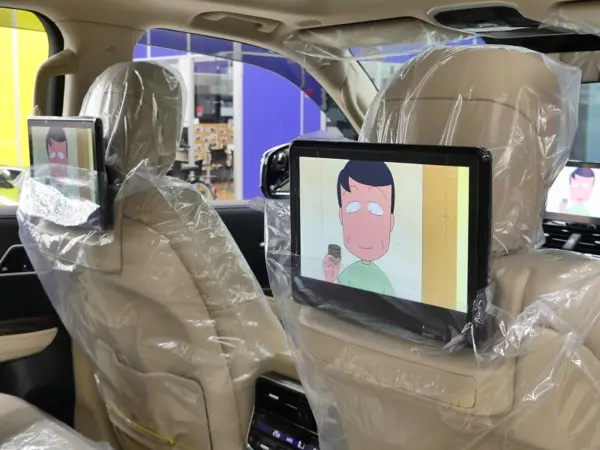 2025 Toyota Landrcuiser 300 — photo 7 | Tuminion Kenya