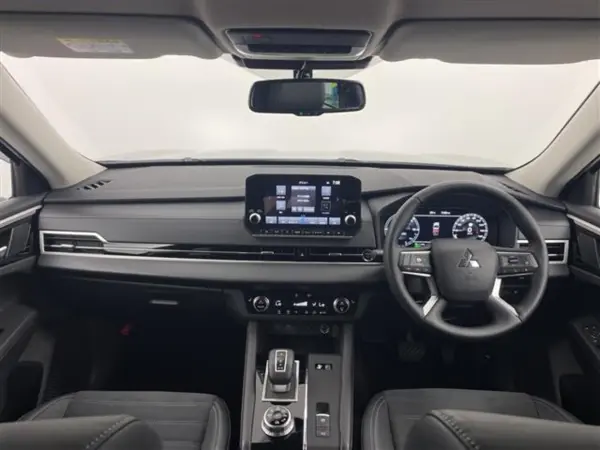 2022 Mitsubishi Outlander — photo 2 | Tuminion Kenya