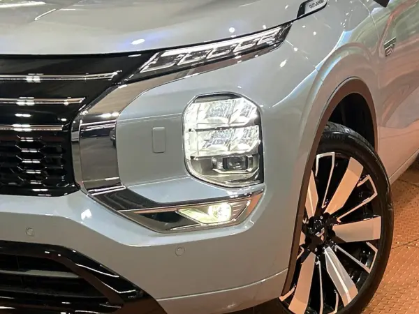 2024 Mitsubishi Outlander — photo 9 | Tuminion Kenya