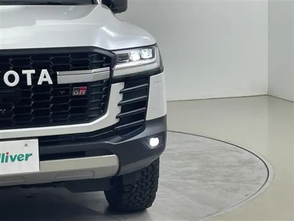 2023 Toyota Landrcuiser 300 — photo 9 | Tuminion Kenya