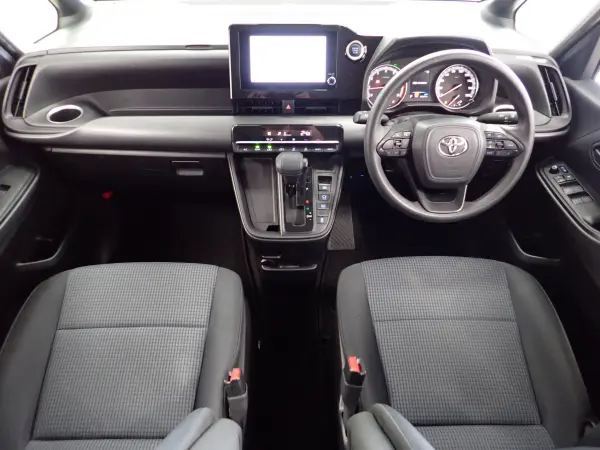 2023 Toyota Noah — photo 8 | Tuminion Kenya
