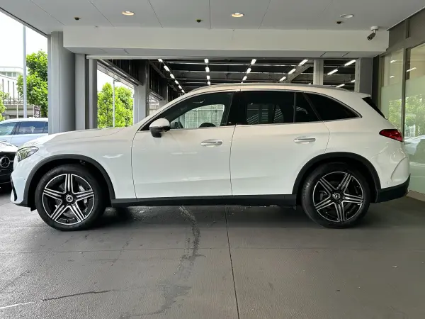 2024 Mercedes-benz Glc — photo 3 | Tuminion Kenya