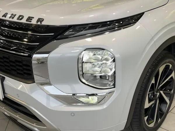 2023 Mitsubishi Outlander — photo 8 | Tuminion Kenya