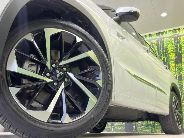2023 Mitsubishi Outlander — photo 9 | Tuminion Kenya
