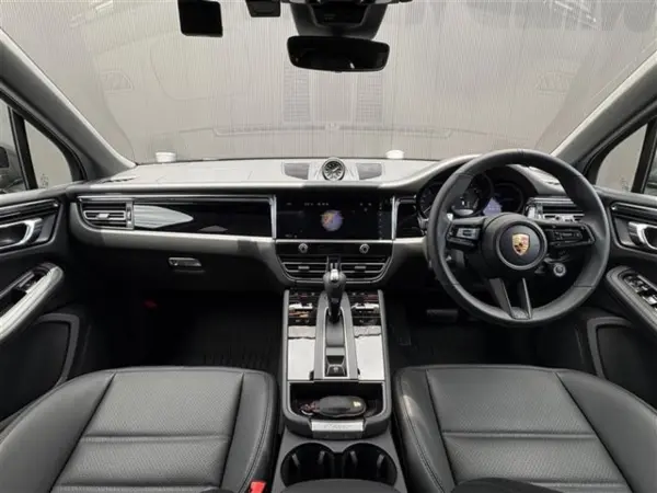 2026 Porsche Macan — photo 2 | Tuminion Kenya