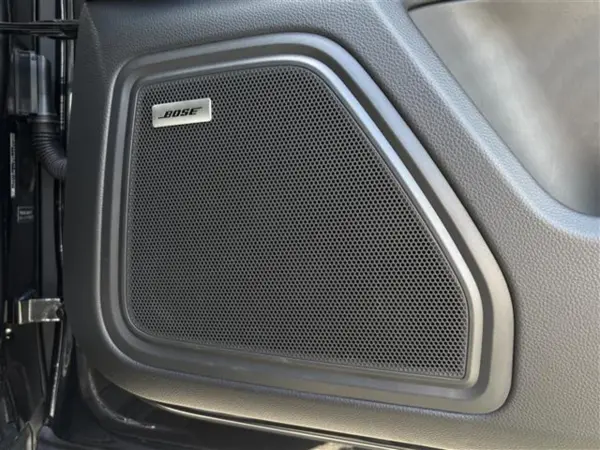 2026 Porsche Macan — photo 7 | Tuminion Kenya