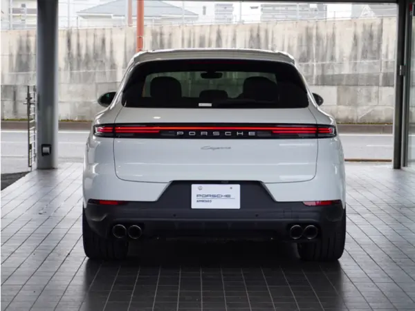 2026 Porsche Cayenne — photo 3 | Tuminion Kenya
