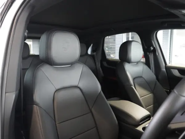 2026 Porsche Cayenne — photo 7 | Tuminion Kenya
