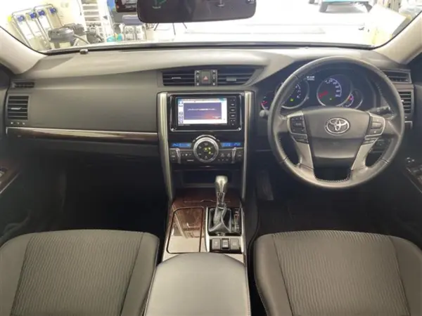 2017 Toyota Mark  X — photo 2 | Tuminion Kenya