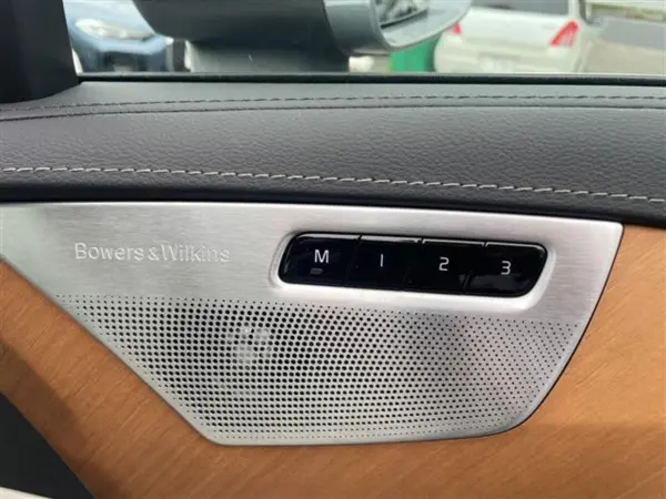 2020 Volvo Xc90 — photo 7 | Tuminion Kenya