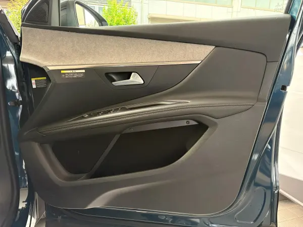2023 Peugeot 3008 — photo 9 | Tuminion Kenya