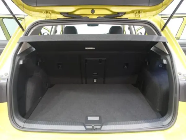 2022 Volkswagen Golf — photo 9 | Tuminion Kenya