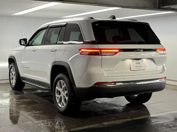 2024 Jeep Grand Cherokee — photo 2 | Tuminion Kenya