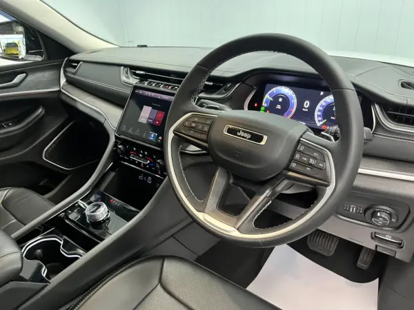 2024 Jeep Grand Cherokee — photo 3 | Tuminion Kenya
