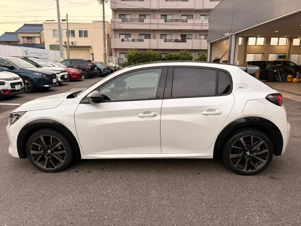 2022 Peugeot 208 — photo 2 | Tuminion Kenya