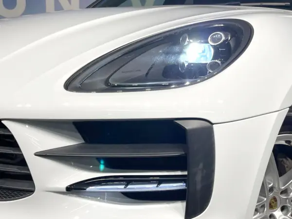 2019 Porsche Macan — photo 8 | Tuminion Kenya