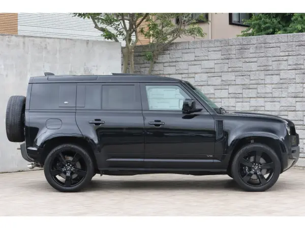 2023 Landrover Defender — photo 3 | Tuminion Kenya
