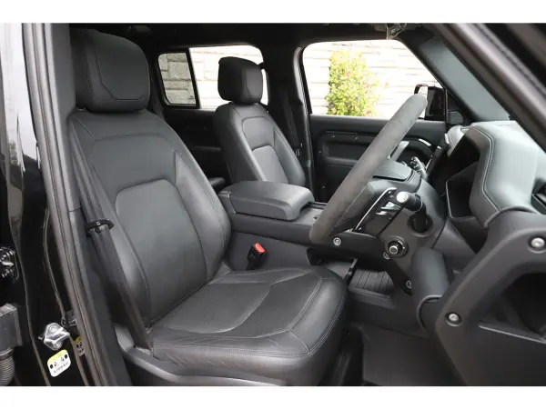 2023 Landrover Defender — photo 8 | Tuminion Kenya
