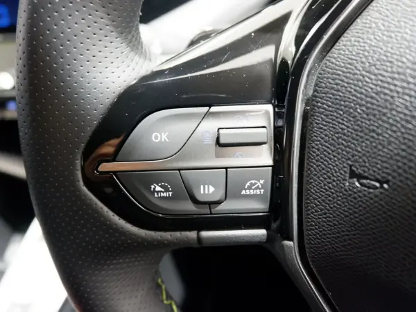 2023 Peugeot 308 — photo 9 | Tuminion Kenya