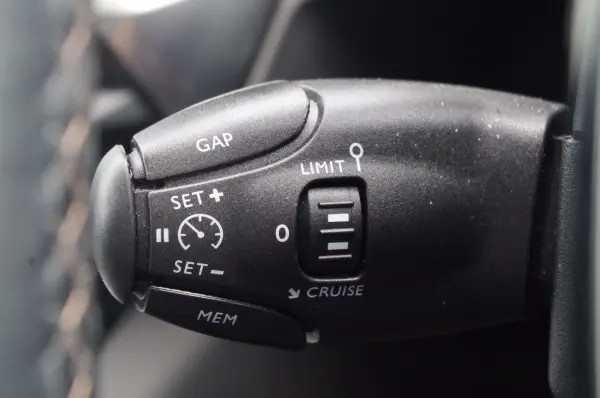 2019 Peugeot 3008 — photo 7 | Tuminion Kenya