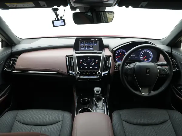 2018 Toyota Crown — photo 2 | Tuminion Kenya