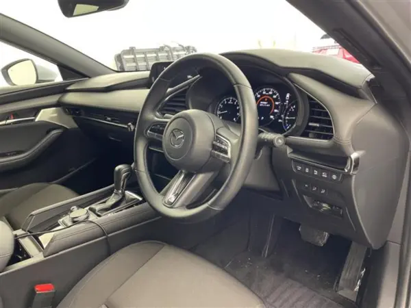2019 Mazda 3 Fastback — photo 8 | Tuminion Kenya