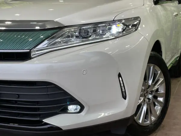 2018 Toyota Harrier — photo 8 | Tuminion Kenya