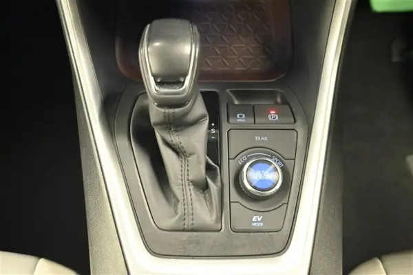 2020 Toyota  Rav4 — photo 8 | Tuminion Kenya