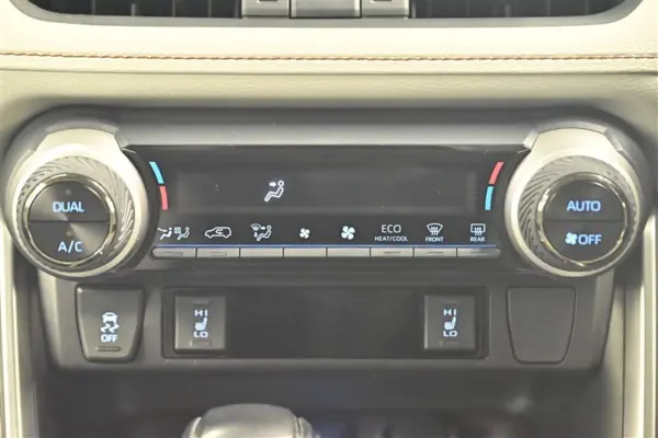 2020 Toyota  Rav4 — photo 9 | Tuminion Kenya