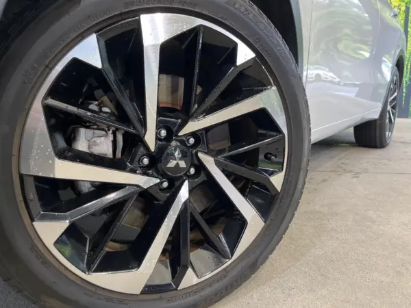 2022 Mitsubishi Outlander — photo 9 | Tuminion Kenya