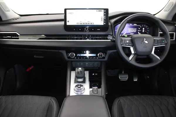 2024 Mitsubishi Outlander — photo 3 | Tuminion Kenya