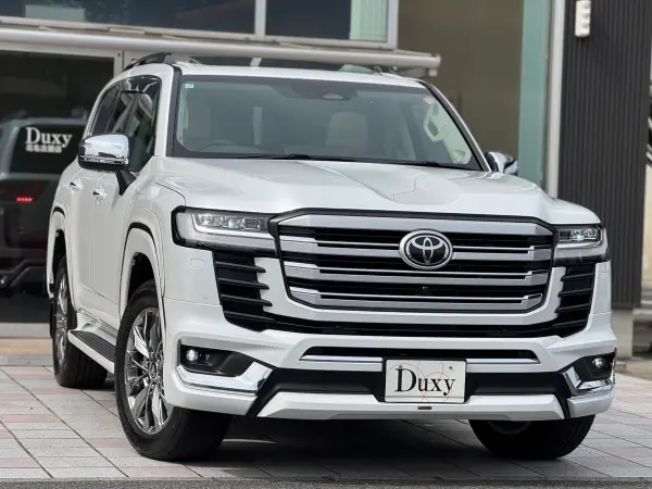 2025 Toyota Landrcuiser 300 — photo 2 | Tuminion Kenya