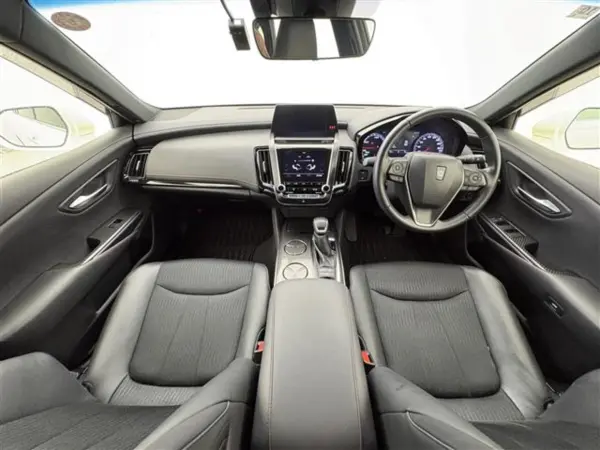 2020 Toyota Crown — photo 2 | Tuminion Kenya