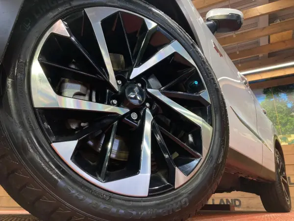 2022 Mitsubishi Outlander — photo 9 | Tuminion Kenya